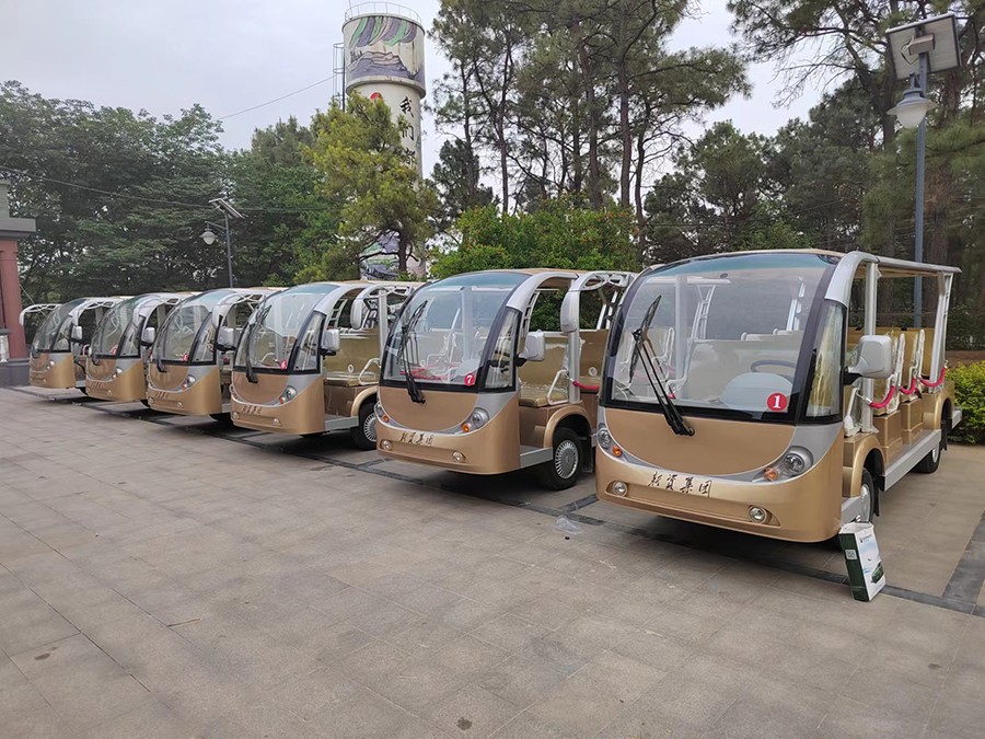 信陽新資集團交車